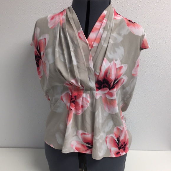Calvin Klein Women’s Petite Small Top/Pink Flowers - Picture 1 of 7